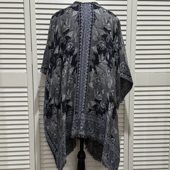 Chico’s Floral Open Front Shawl Wrap with Arm Openings – Navy & White – One Size - Picture 6 of 7